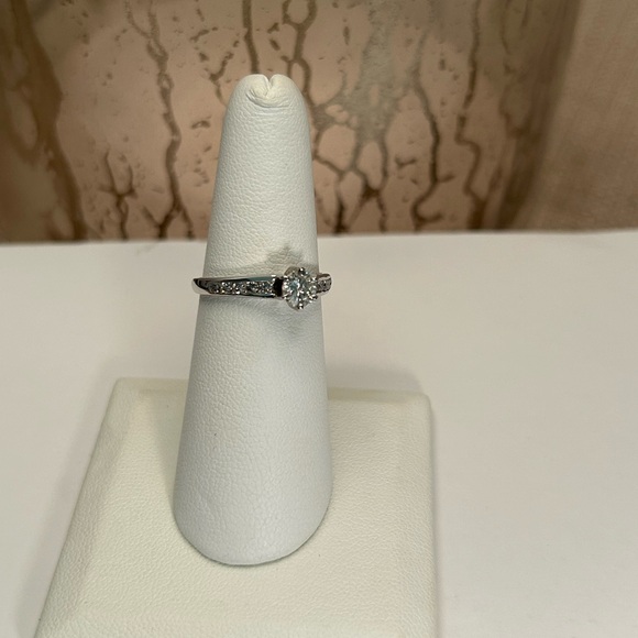 14K NATURAL DIAMOND ENGAGEMENT RING - Picture 2 of 5